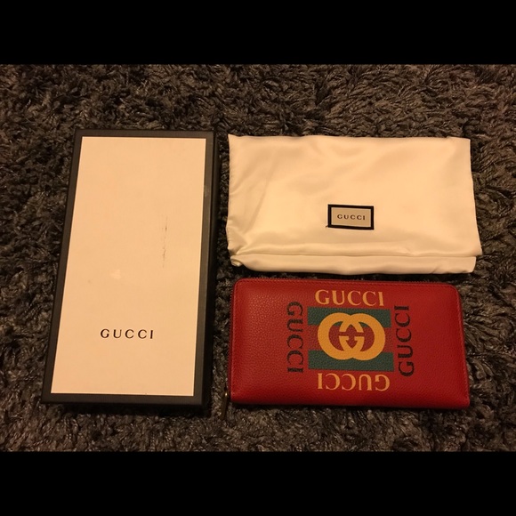 Gucci Logo Zip-Around Wallet - Picture 1 of 8